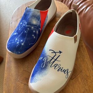 UIN Women's Slip-On Sneakers “Sagittarius” in Blue, White & Red - like new